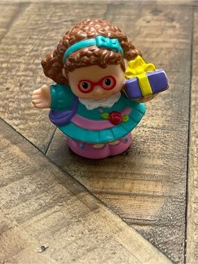 Vintage 2004 Fisher-Price Little People Maggie Figure - Birthday Girl Party